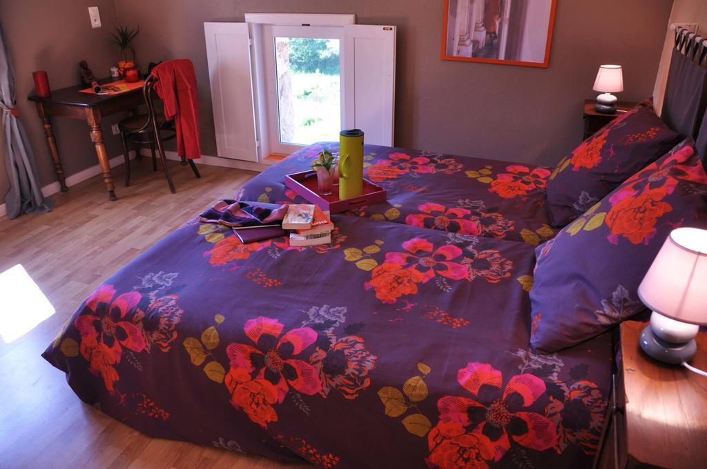 La Ferme Aux Abeilles Hotel Ambierle Bilik gambar